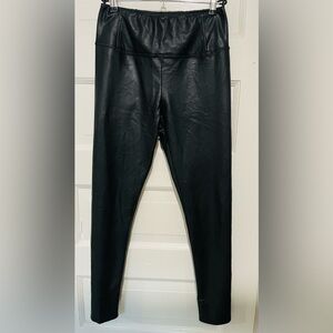 7 For All Mankind women’s Black Faux Leather Leggings, Medium
